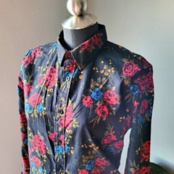 Cotton Rose floral print Black Shirt Women’s Sz Small - Picture 2 of 7